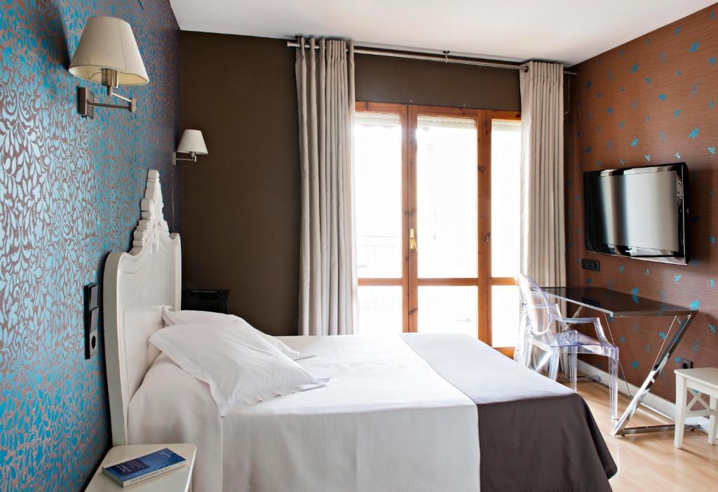 Hospedium Hostal Un Punto Chic Huesca Pokój zdjęcie