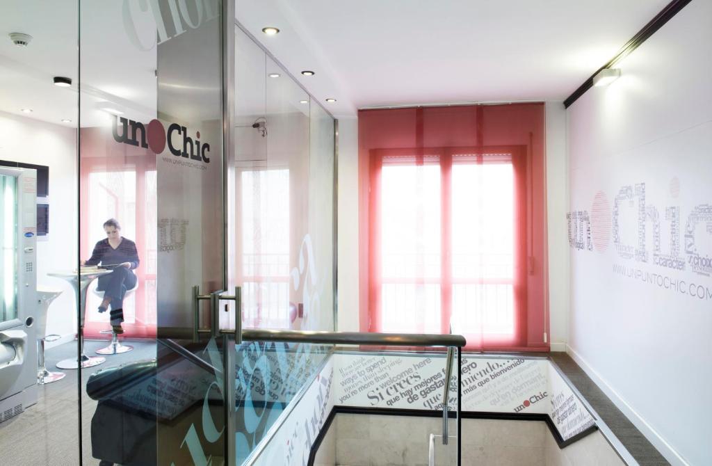 Hospedium Hostal Un Punto Chic Huesca Zewnętrze zdjęcie