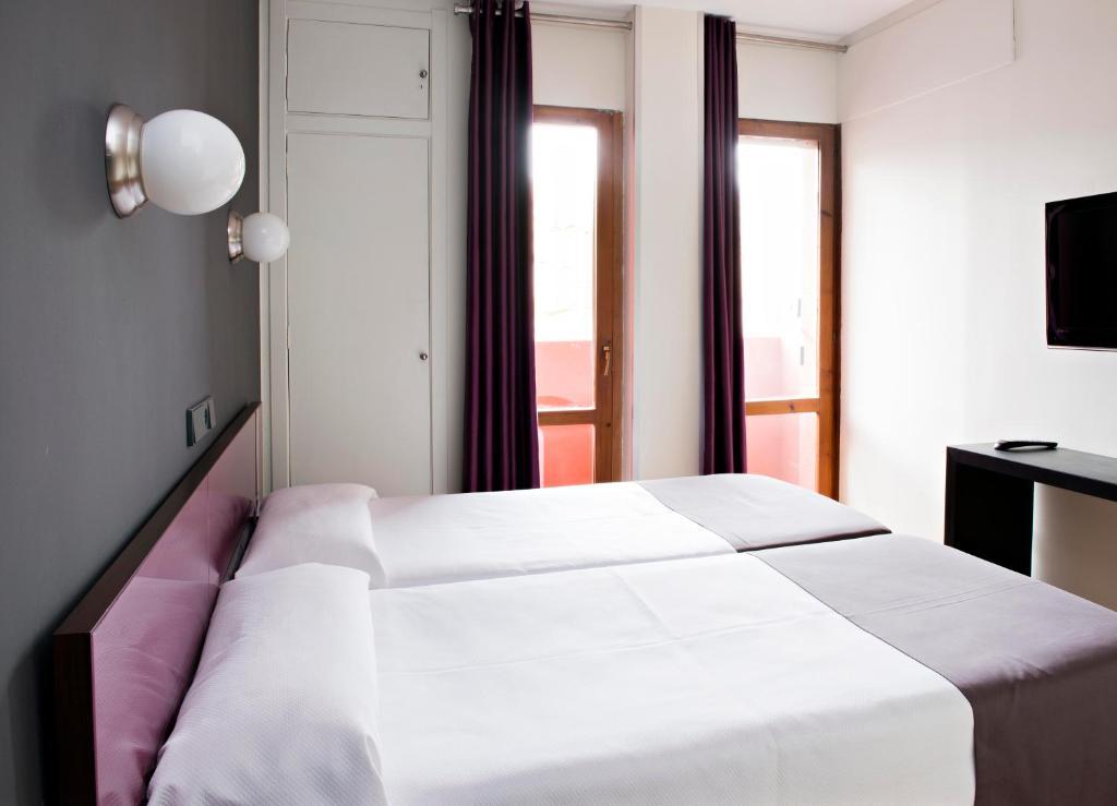 Hospedium Hostal Un Punto Chic Huesca Pokój zdjęcie
