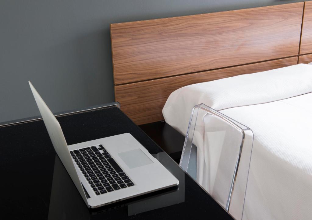 Hospedium Hostal Un Punto Chic Huesca Pokój zdjęcie