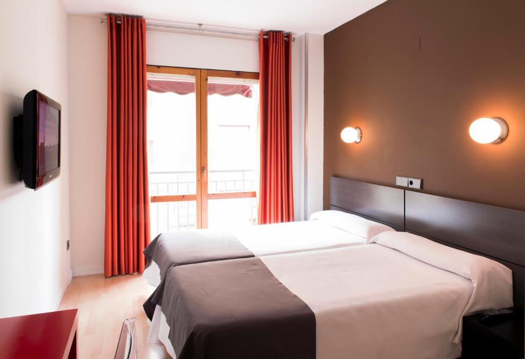 Hospedium Hostal Un Punto Chic Huesca Pokój zdjęcie
