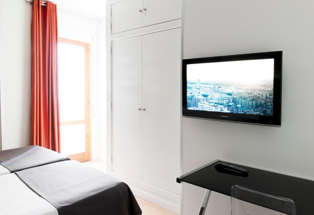 Hospedium Hostal Un Punto Chic Huesca Zewnętrze zdjęcie