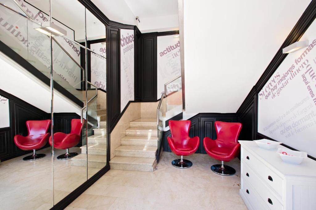 Hospedium Hostal Un Punto Chic Huesca Zewnętrze zdjęcie