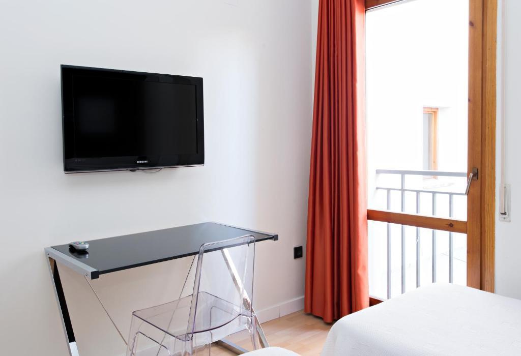 Hospedium Hostal Un Punto Chic Huesca Zewnętrze zdjęcie